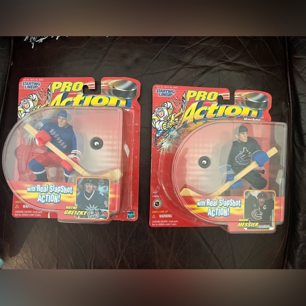 Wayne Gretzky & Mark Messier 1998 Starting Lineup Pro Action Hockey Figures